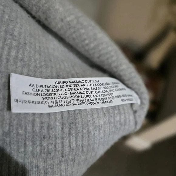 Shrunken Massimo Dutti Wool Sweater - Picture 10 of 10